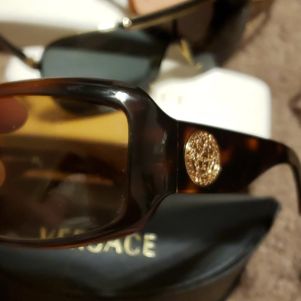 3 pair Versace sunglasses 🕶  with cases!!
